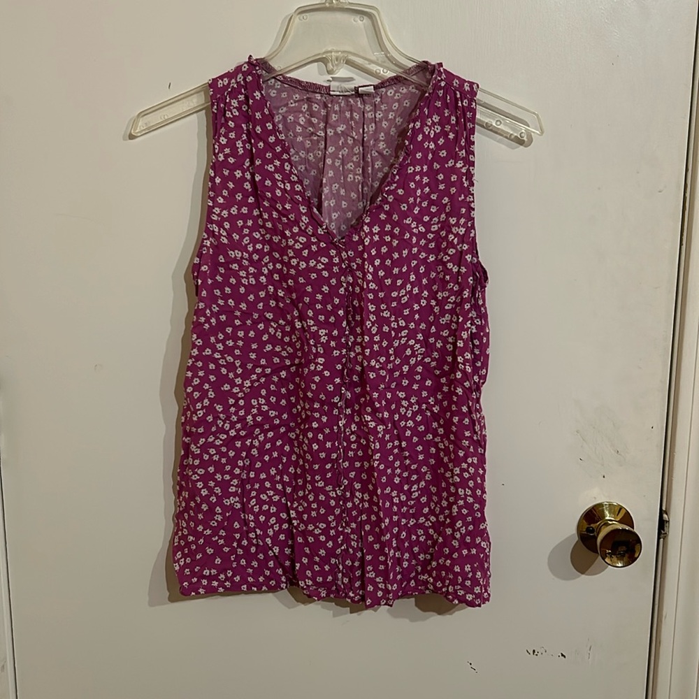 Women’s Gap top sleeveless